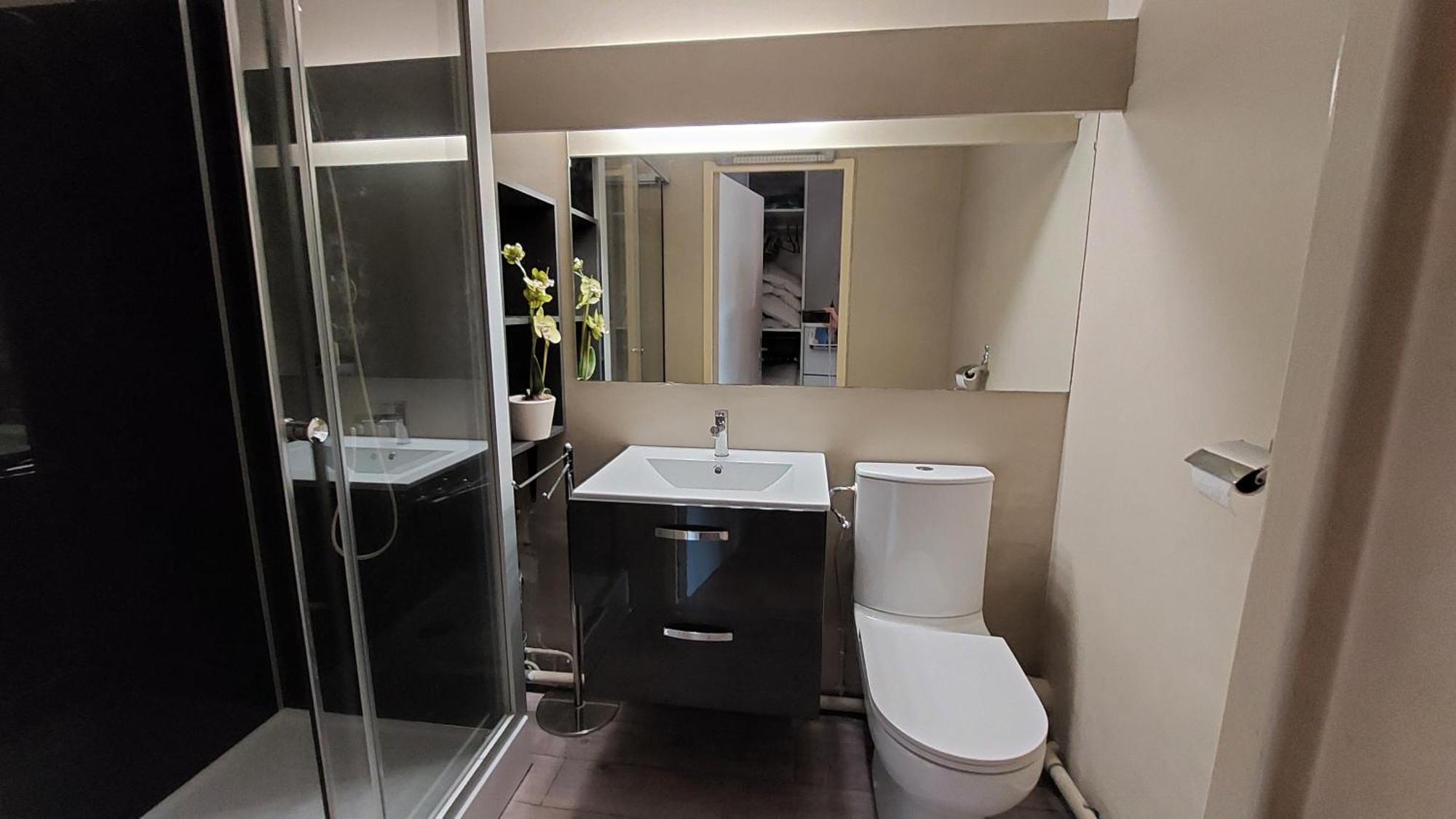 T2, Jardin, Veranda Chambre, Climatisation, Parking Privatif, Proche A Pied Centre, Plage, Gare, Pour 3 Adultes Ou 2 Adultes Avec 2 Enfants باندول المظهر الخارجي الصورة
